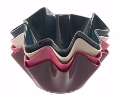 Picture of Diamond Line Small Ruffle Bowl - Decorator Assortment